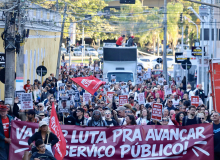 Topázio amplia ataques e servidores mantêm greve em Florianópolis