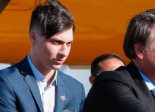 Filho 04 de Bolsonaro vai ganhar R$ 9,5 mil do Senado sem precisar trabalhar