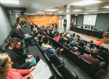 Entidades rejeitam mudanças no programa Jovem Aprendiz em audiência pública na ALESC