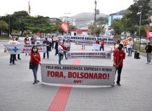 CUT-SC e centrais  fazem ato simbólico por “Fora, Bolsonaro” em Florianópolis