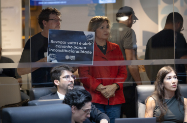 Projeto de lei que proíbe cotas raciais nas universidades é aprovado na Alesc