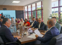 Proposta de reajuste do Piso Estadual é entregue ao governador Jorginho Mello