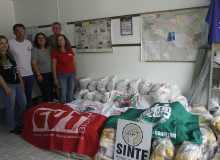 Campanha de solidariedade da CUT-SC arrecada 1,5 tonelada de alimentos