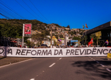 Durante audiência, servidores protestam contra Reforma da Previdência de Moisés