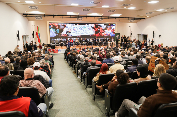 Audiência pública na Alesc debate urgência do fim da escala 6x1